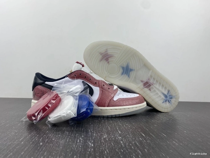 ROOM TROPHY X LOW 'RED OG 1 AIR FN0432-017 BLACK' JORDAN 1203